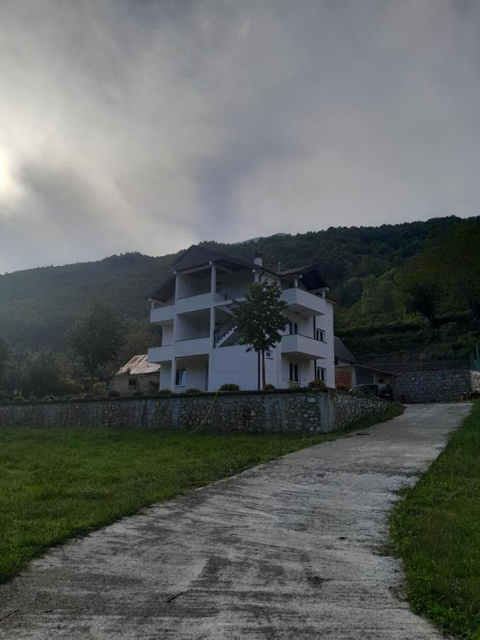 Guest House Florini 2023 Fierze Esterno foto